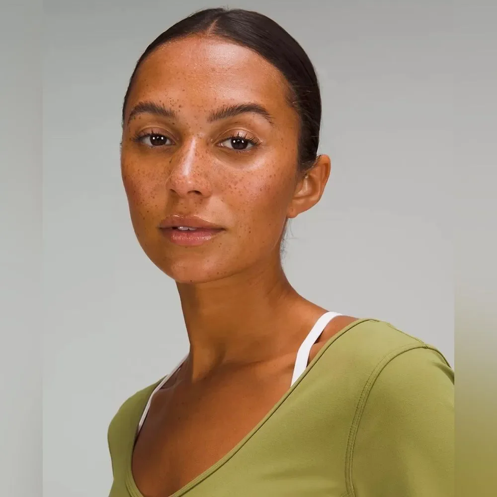 NWT Lululemon Align Tee - Picture 2 of 6